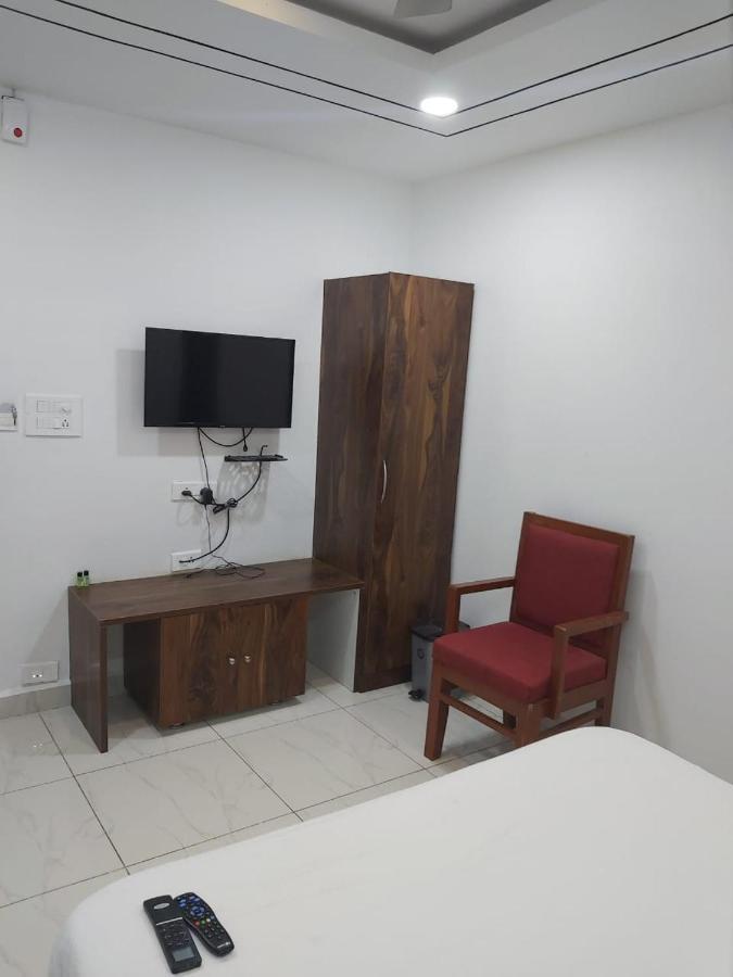 Hotel Sahasra Dla Warangal Extérieur photo