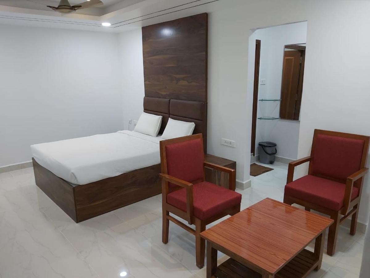 Hotel Sahasra Dla Warangal Extérieur photo
