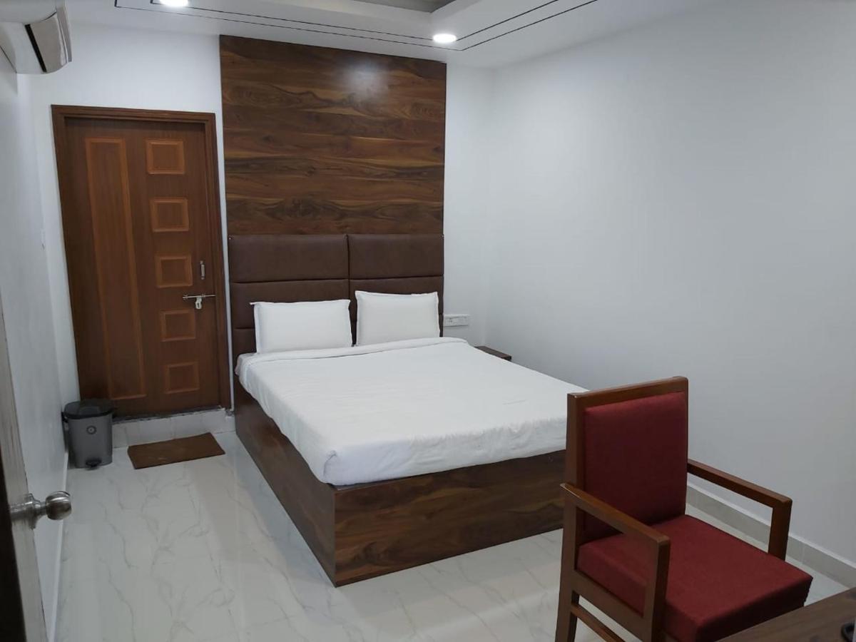 Hotel Sahasra Dla Warangal Extérieur photo